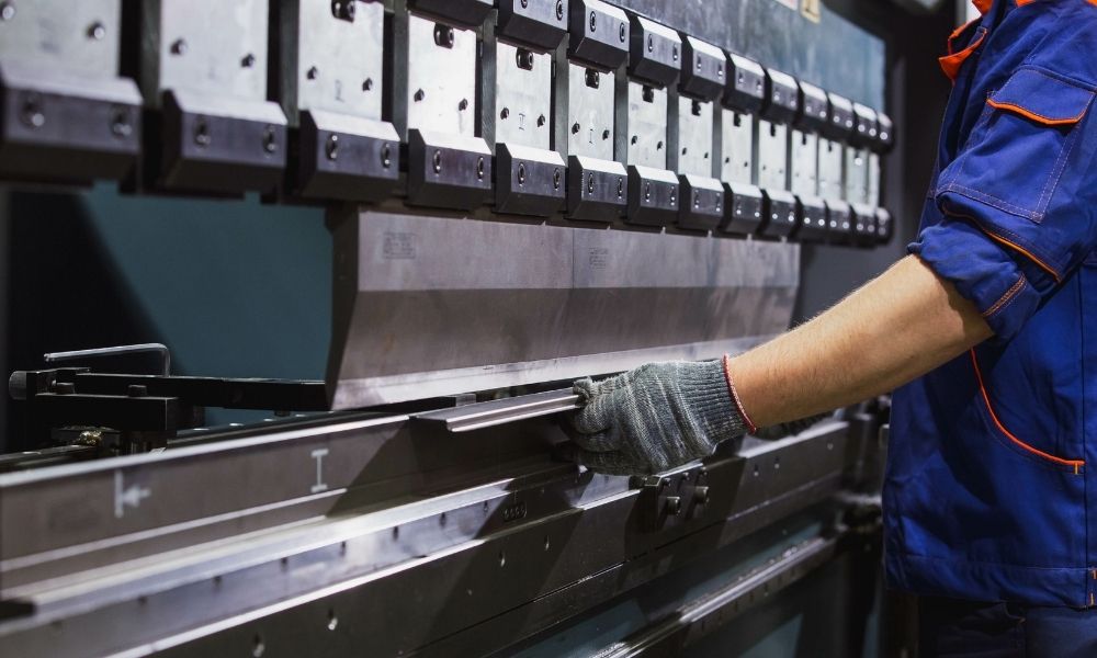 InDepth Look at How Hydraulic Press Brakes Work