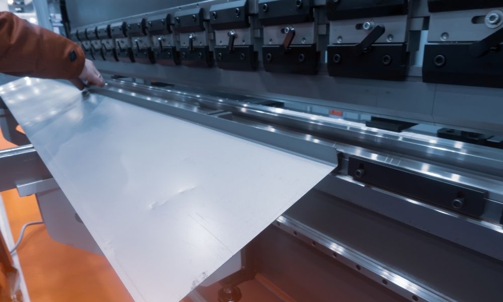 3 Ways Your Manual Press Brake Machine Limits Productivity
